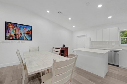 House in Fort Lauderdale, Florida 3 bedrooms, 108.7 sq.m. № 2172465 - photo 11
