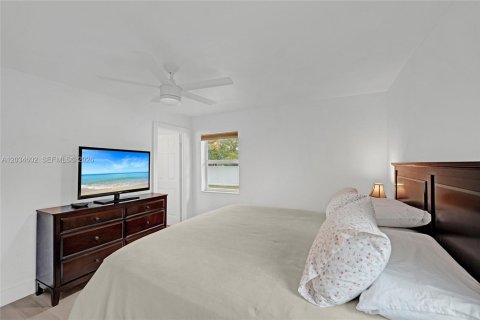 House in Fort Lauderdale, Florida 3 bedrooms, 108.7 sq.m. № 2172465 - photo 17