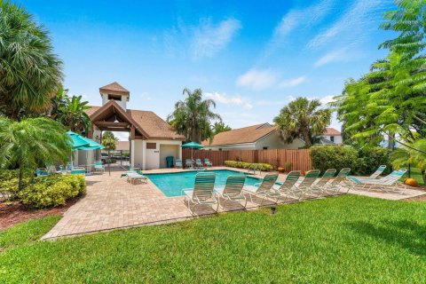 House in Boynton Beach, Florida 3 bedrooms, 159.7 sq.m. № 1226744 - photo 1