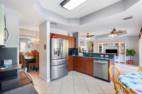 Villa ou maison à vendre à Miami, Floride: 5 chambres, 303.51 m2 № 2276860 - photo 21