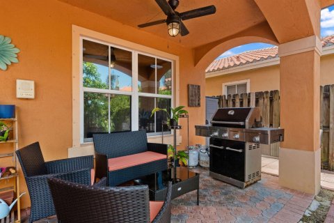 Villa ou maison à vendre à Miami, Floride: 5 chambres, 303.51 m2 № 2276860 - photo 11