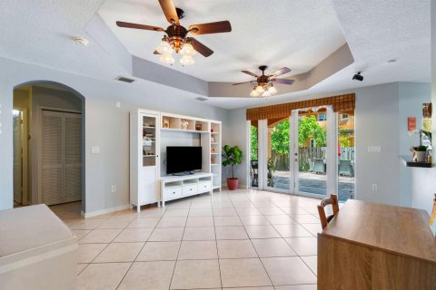 Villa ou maison à vendre à Miami, Floride: 5 chambres, 303.51 m2 № 2276860 - photo 17