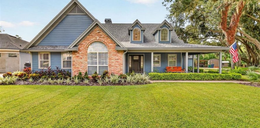 Villa ou maison à Tavares, Floride 3 chambres, 197.05 m2 № 2389056