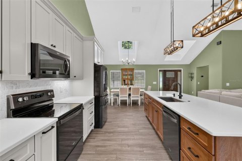 Villa ou maison à vendre à Tavares, Floride: 3 chambres, 197.05 m2 № 2389056 - photo 18
