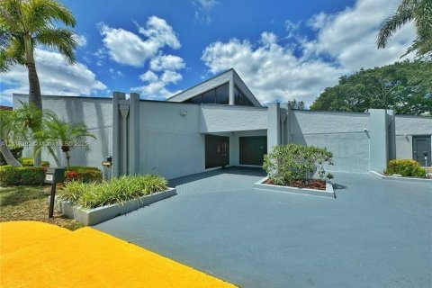 Condominio en venta en Tamarac, Florida, 2 dormitorios, 95.22 m2 № 1779672 - foto 4