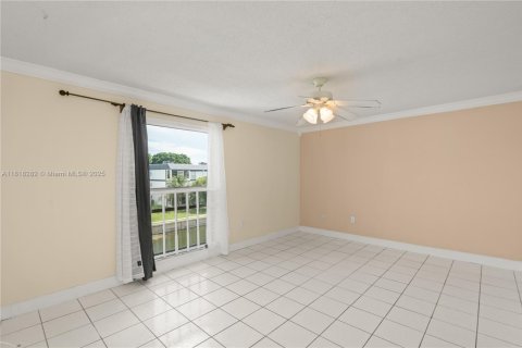 Condominio en venta en Tamarac, Florida, 2 dormitorios, 95.22 m2 № 1779672 - foto 28