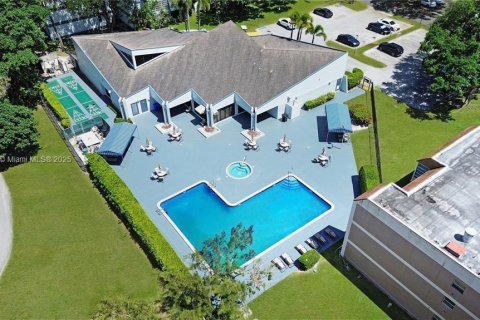 Condominio en venta en Tamarac, Florida, 2 dormitorios, 95.22 m2 № 1779672 - foto 5