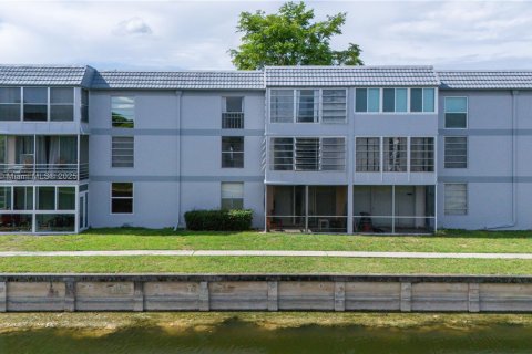 Condominio en venta en Tamarac, Florida, 2 dormitorios, 95.22 m2 № 1779672 - foto 20