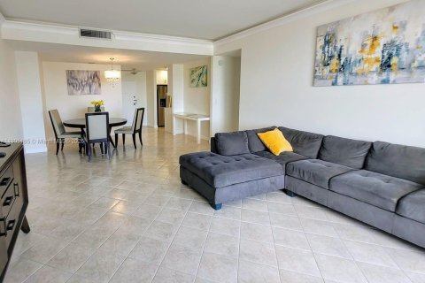 Condominio en venta en Hallandale Beach, Florida, 2 dormitorios, 118.91 m2 № 1955803 - foto 18