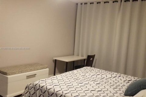 Condominio en venta en Hallandale Beach, Florida, 2 dormitorios, 118.91 m2 № 1955803 - foto 9