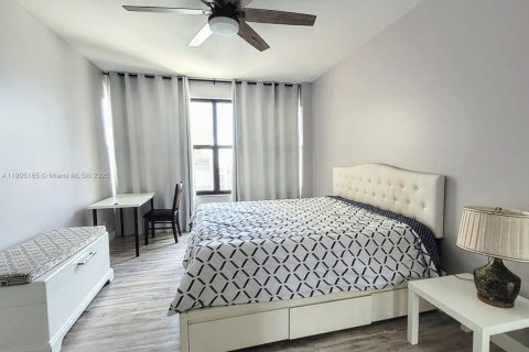 Condominio en venta en Hallandale Beach, Florida, 2 dormitorios, 118.91 m2 № 1955803 - foto 22