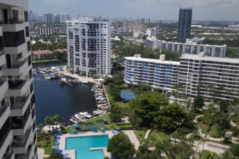 Condominio en venta en Hallandale Beach, Florida, 2 dormitorios, 118.91 m2 № 1955803 - foto 1