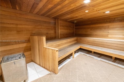 Condo in Hallandale Beach, Florida, 2 bedrooms  № 1955803 - photo 29