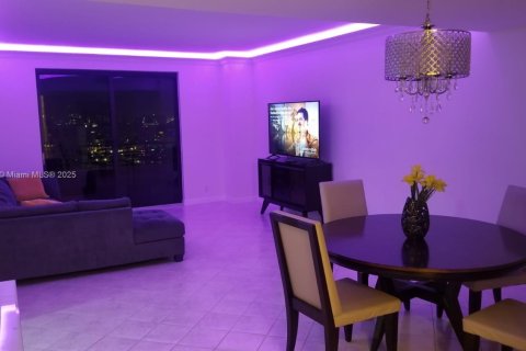 Condominio en venta en Hallandale Beach, Florida, 2 dormitorios, 118.91 m2 № 1955803 - foto 6