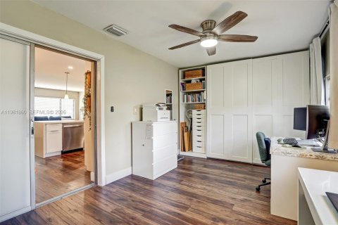 House in Sunrise, Florida 3 bedrooms, 102.47 sq.m. № 2046852 - photo 14