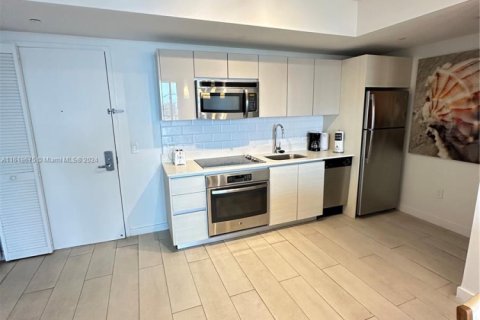 Condo in Hallandale Beach, Florida, 2 bedrooms  № 1710122 - photo 21