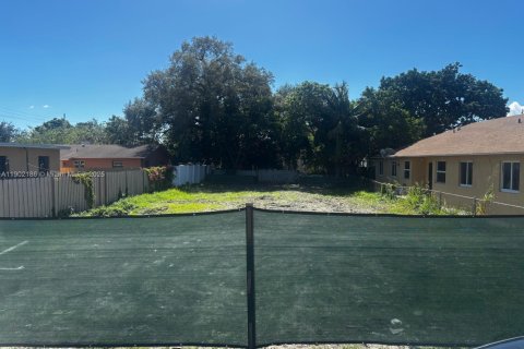 Villa ou maison à vendre à Miami, Floride: 140.75 m2 № 2039856 - photo 6