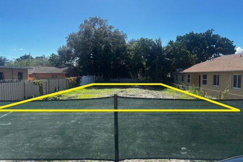 Villa ou maison à vendre à Miami, Floride: 140.75 m2 № 2039856 - photo 7