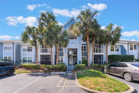 Condominio en venta en Lake Mary, Florida, 1 dormitorio, 60.2 m2 № 1784783 - foto 1
