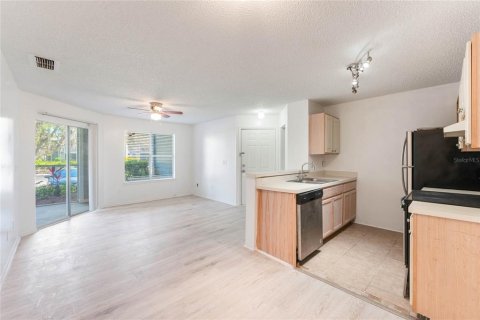 Condominio en venta en Lake Mary, Florida, 1 dormitorio, 60.2 m2 № 1784783 - foto 5