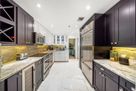 Снять в аренду кондоминиум в Майами-Бич, Флорида 2 спальни, 171.59м2, № 2034602 - фото 25