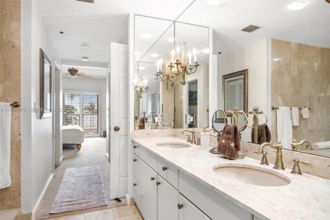 Снять в аренду кондоминиум в Майами-Бич, Флорида 2 спальни, 171.59м2, № 2034602 - фото 22