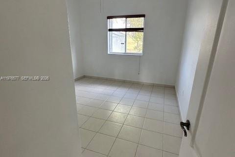 Casa en alquiler en Miami Lakes, Florida, 3 dormitorios, 1.49 m2 № 2042514 - foto 8