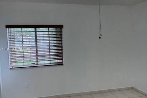 Casa en alquiler en Miami Lakes, Florida, 3 dormitorios, 1.49 m2 № 2042514 - foto 13