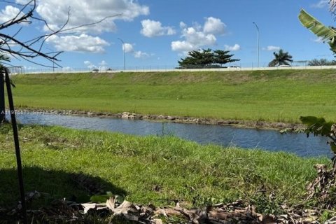 Casa en alquiler en Miami Lakes, Florida, 3 dormitorios, 1.49 m2 № 2042514 - foto 11