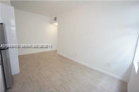 Condominio en venta en Miami Beach, Florida, 2 dormitorios, 62.34 m2 № 2152804 - foto 5