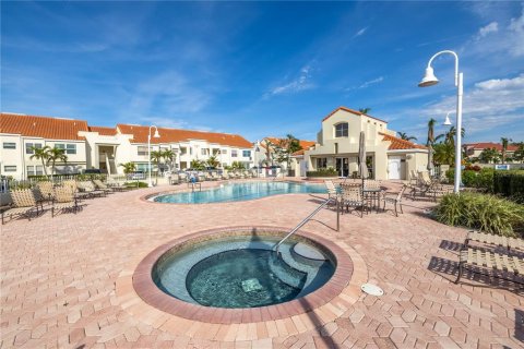 Condominio en venta en Saint Petersburg, Florida, 2 dormitorios, 99.41 m2 № 1719928 - foto 30