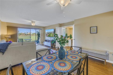 Condominio en venta en Saint Petersburg, Florida, 2 dormitorios, 99.41 m2 № 1719928 - foto 10