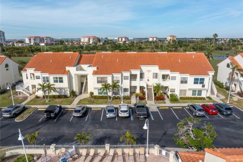 Condominio en venta en Saint Petersburg, Florida, 2 dormitorios, 99.41 m2 № 1719928 - foto 1