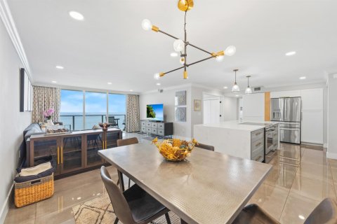 Condo in Riviera Beach, Florida, 2 bedrooms № 2392029 - photo 9