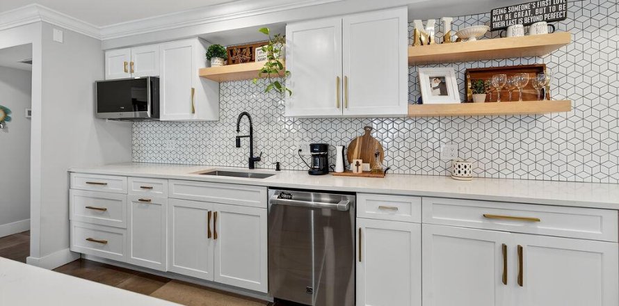 Condo in Riviera Beach, Florida, 2 bedrooms № 2392029