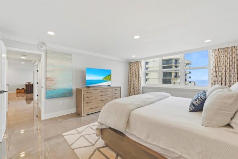 Condo in Riviera Beach, Florida, 2 bedrooms № 2392029 - photo 15
