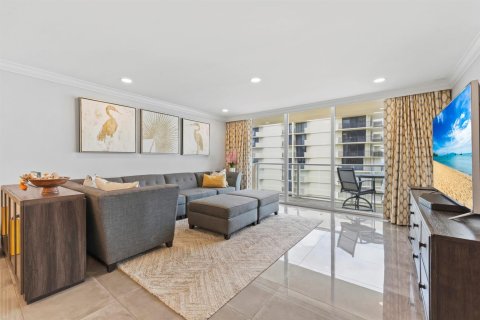 Condo in Riviera Beach, Florida, 2 bedrooms № 2392029 - photo 12