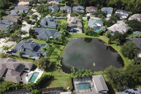 House in Tampa, Florida 4 bedrooms, 270.9 sq.m. № 2398648 - photo 17