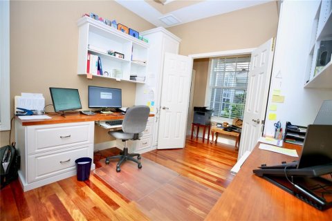 House in Tampa, Florida 4 bedrooms, 270.9 sq.m. № 2398648 - photo 16