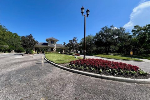 House in Tampa, Florida 4 bedrooms, 270.9 sq.m. № 2398648 - photo 3
