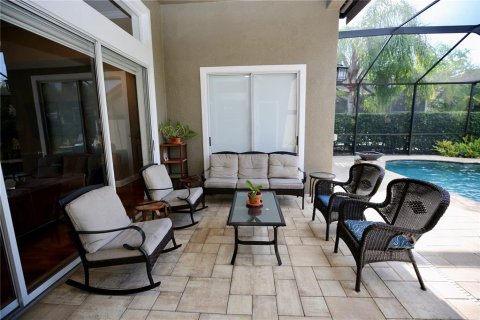 House in Tampa, Florida 4 bedrooms, 270.9 sq.m. № 2398648 - photo 12
