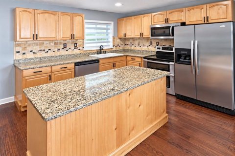 Casa en venta en Tampa, Florida, 3 dormitorios, 122.63 m2 № 2411697 - foto 8