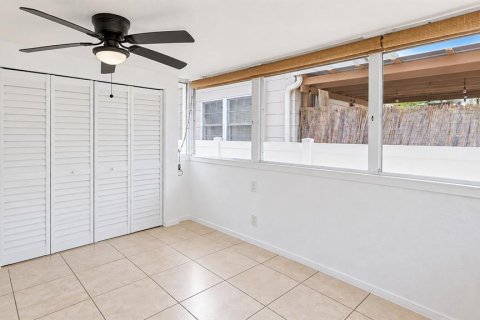 Casa en venta en Tampa, Florida, 3 dormitorios, 122.63 m2 № 2411697 - foto 25