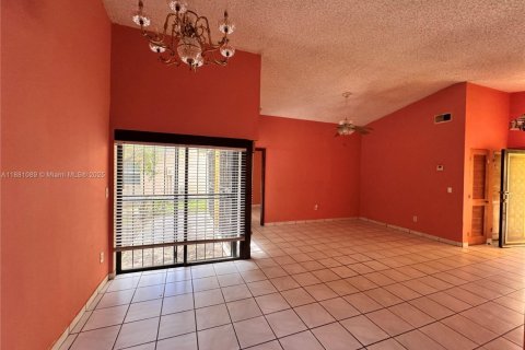 Villa ou maison à vendre à Homestead, Floride: 3 chambres, 110.65 m2 № 1924641 - photo 9