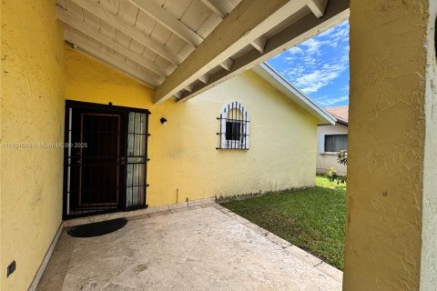 Villa ou maison à vendre à Homestead, Floride: 3 chambres, 110.65 m2 № 1924641 - photo 5