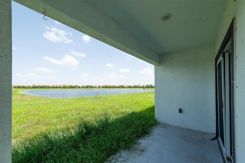 House in Wimauma, Florida 3 bedrooms, 140.84 sq.m. № 2219496 - photo 4