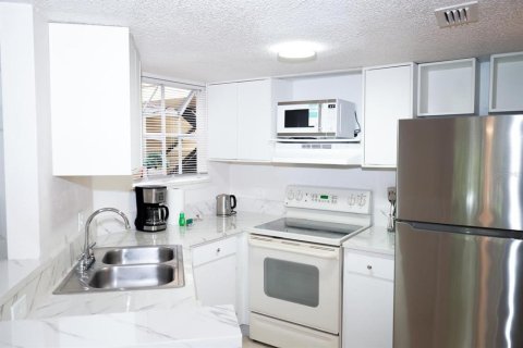 Condo in Orlando, Florida, 1 bedroom № 2100181 - photo 5