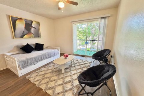 Condo in Orlando, Florida, 1 bedroom № 2100181 - photo 3