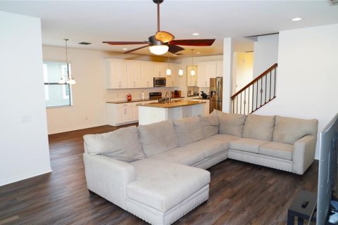 House in Lutz, Florida 5 bedrooms, 328.04 sq.m. № 1659352 - photo 5