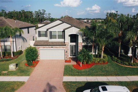 House in Lutz, Florida 5 bedrooms, 328.04 sq.m. № 1659352 - photo 2